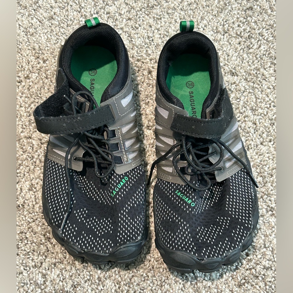 Saguaro Barefoot Minimalist Hiking/Water Shoes Size 36